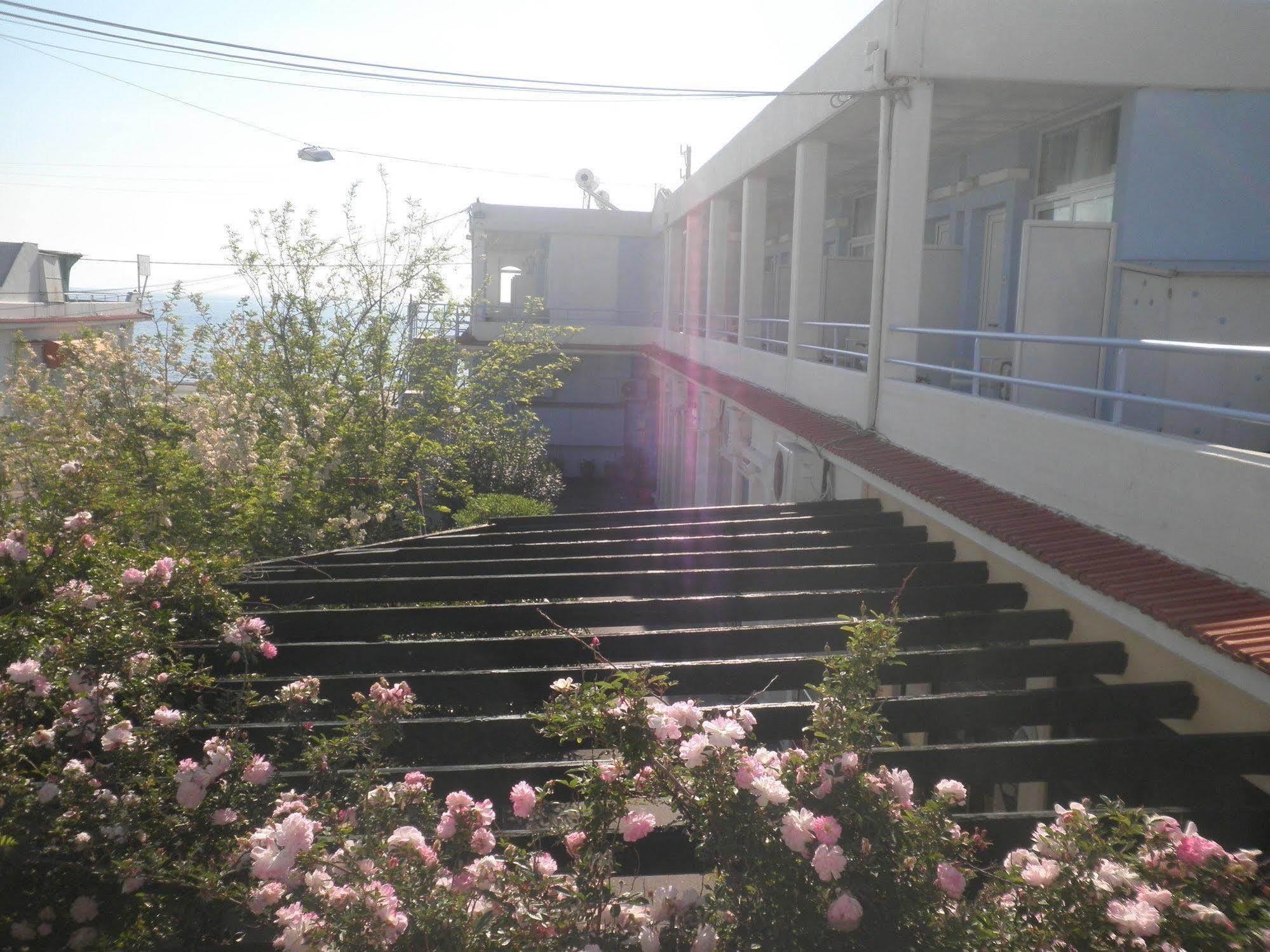 Seafront Studios And Apartments キオス エクステリア 写真